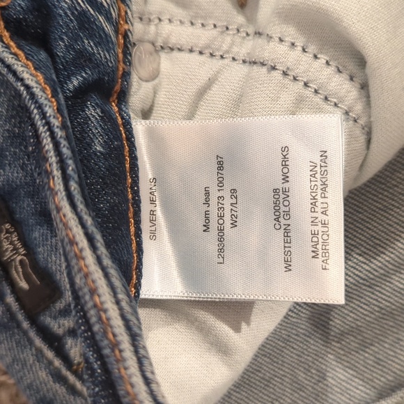 Silver Jeans High Rise Mom Jeans - Picture 8 of 12
